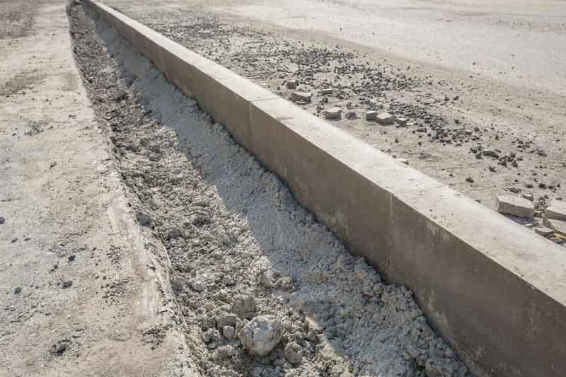 تصویر 4 از جدول بتنی پیش ساخته پلیمری با دوام مناسب معابر شهری